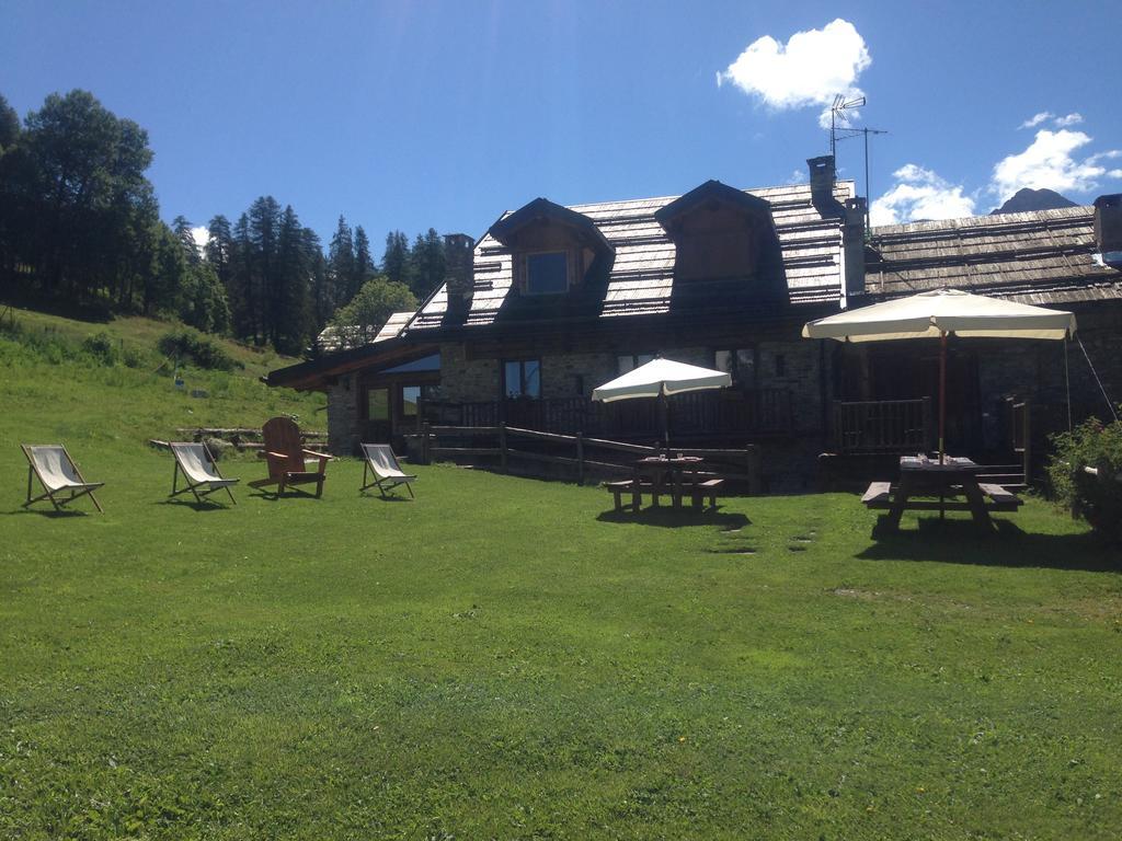 Agriturismo Il Fiocco Cesana Torinese Luaran gambar